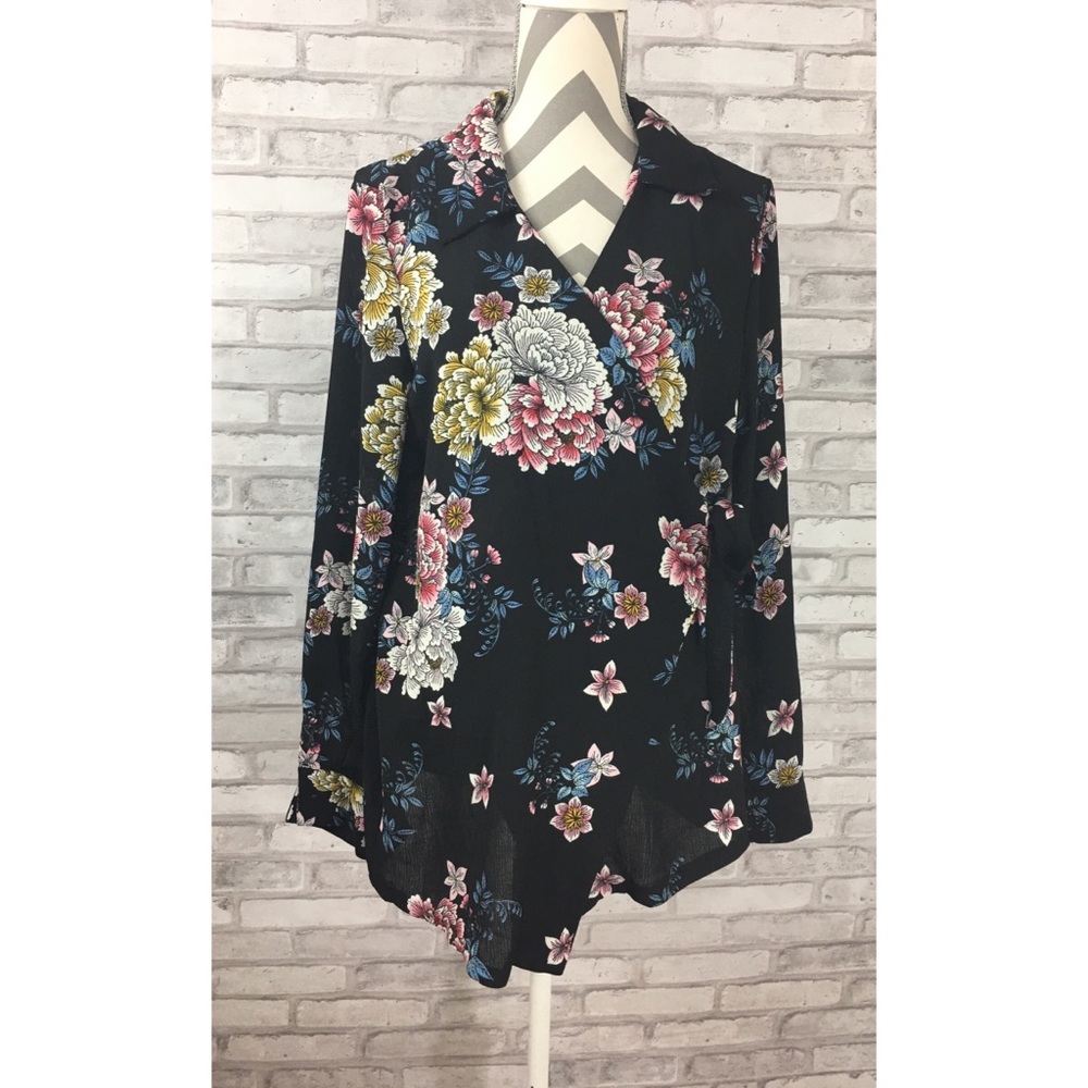 Emelia floral wrap top size L